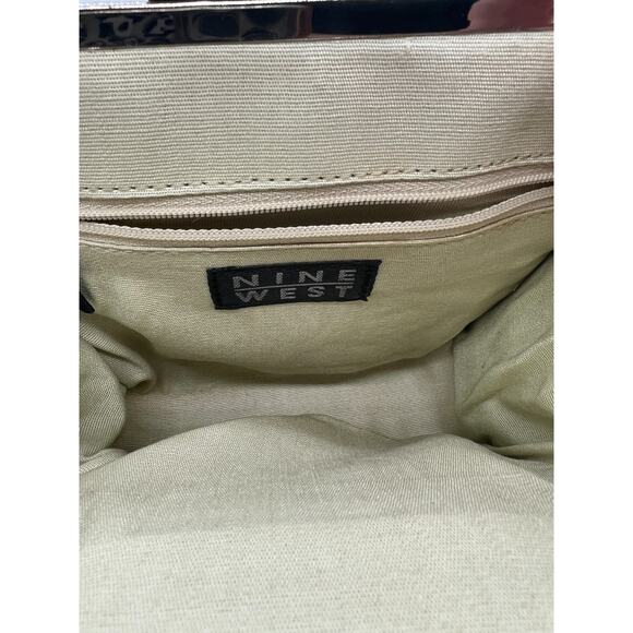 Y2K Nine West Beige Metallic Shoulder Bag Purse, Twist closure bottom spotting - Picture 8 of 10